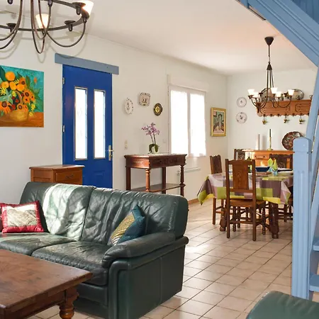 2 Bedroom Stunning In * Pleubian